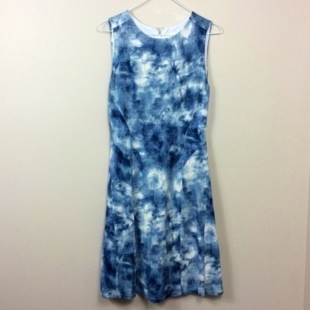 NWOT Lysse Margo blue tie die sleeveless dress. Small. Stretch